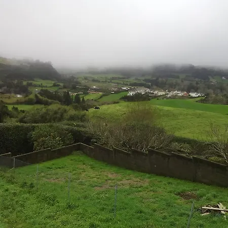 Casa Dos Manos Tatil Evi Furnas (Azores)